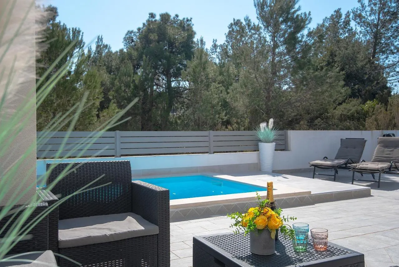 Holiday home Villa Residence Oli B Liznjan